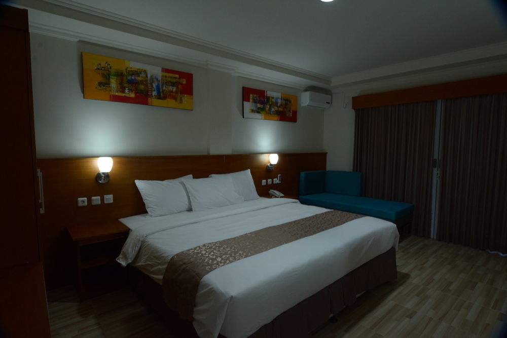 เดอะ รัตนา กูตา Hotel ภายนอก รูปภาพ