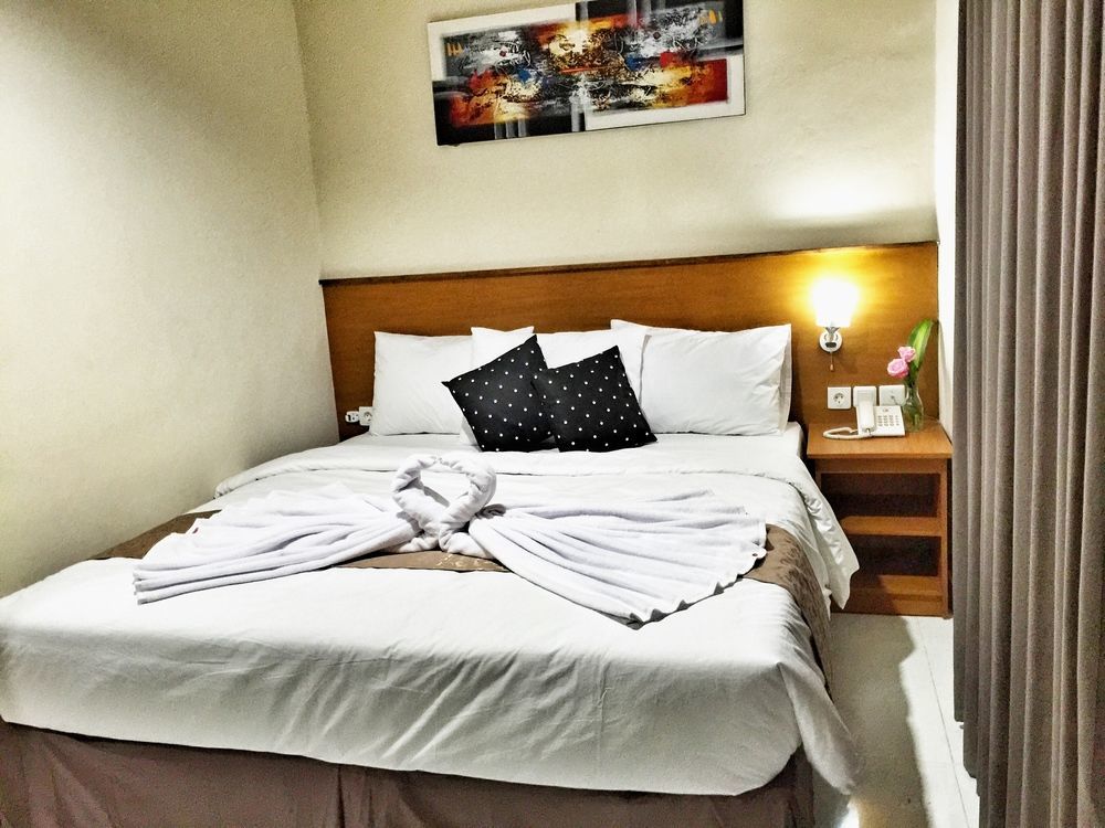 เดอะ รัตนา กูตา Hotel ภายนอก รูปภาพ